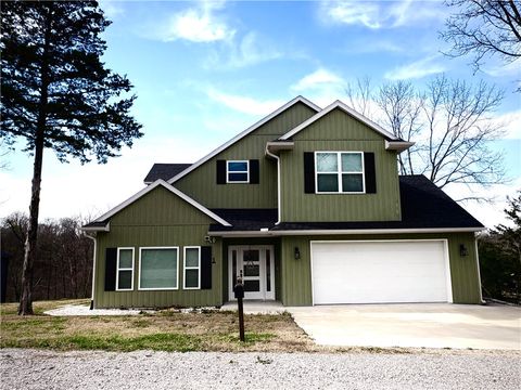 Photo of 1 Hoxby Lane, Bella Vista, AR 72714 (MLS # 1343377)