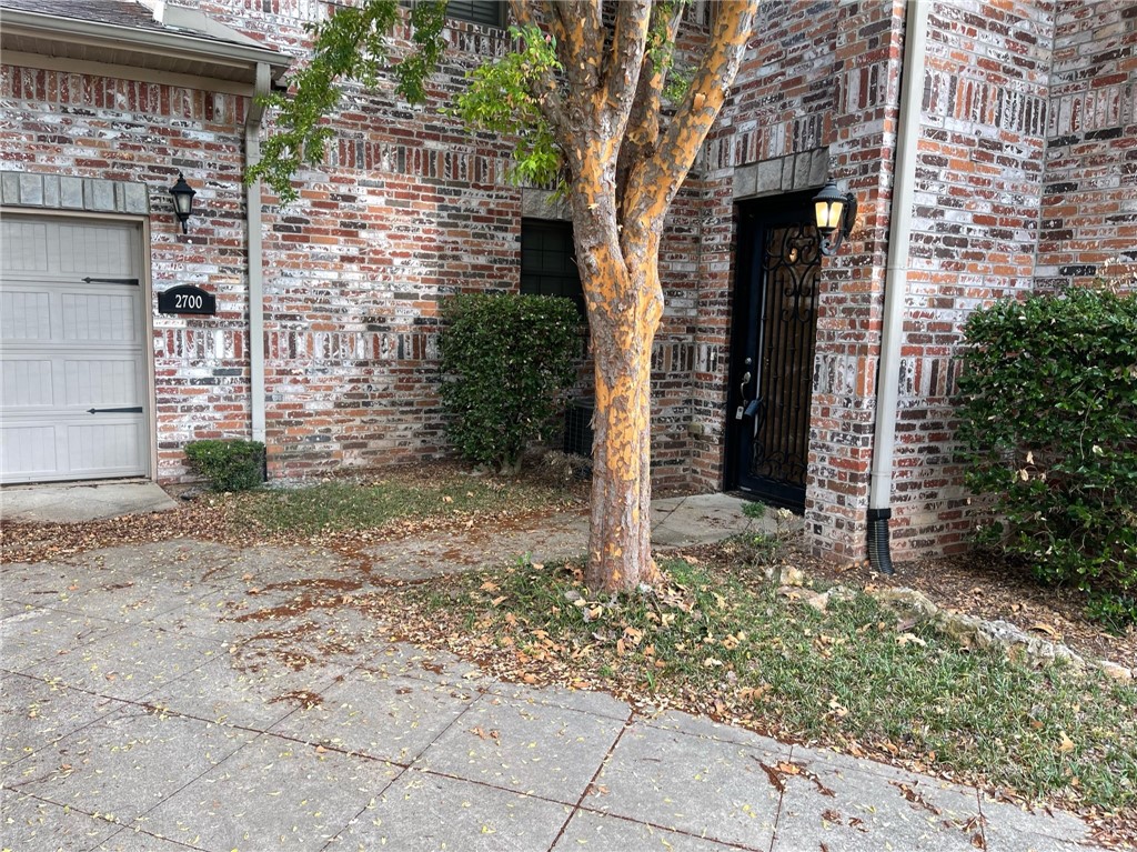 A must see end unit condo in a great location. This 2 bedroom, 2.5 bath luxury condo is close to Pinnacle Hills Promenade as well as restaurants, shopping, entertainment and the trails. This condo offers a bonus room, 2 car garage, 10 ft. ceilings, crown molding and plenty of windows. Large kitchen with ample counter space. Each of the two large bedrooms located upstairs have their own private bathrooms and spacious closets. The bonus room/office located on second level can be converted into a third bedroom Half bath located downstairs. Financing may have to be Cash or In-House loan due to percentage of owner occupied rule. Consult lender for potential owner occupancy requirements.