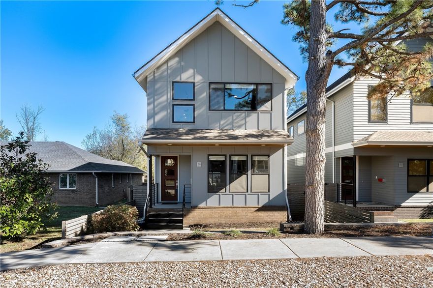 Embrace the lifestyle you love in the heart of Bentonville! This stunning home is just steps away from the vibrant Downtown Bentonville Square, where you can enjoy the best of dining, shopping, and the lively farmer's market. Surrounded by scenic walking and biking trails, this property places you at the center of it all!
You’ll be:
• Under 2 miles from the upcoming Walmart Home Office campus
• Less than a mile from the cultural hub of the Momentary
• Just under 2 miles from the iconic Crystal Bridges Museum of American Art
This beautiful residence offers an airy, contemporary design filled with natural light and an inviting, open layout. The sunken living room provides a unique charm, seamlessly extending into an oversized outdoor living area perfect for entertaining.
The detached 2-car garage comes with ample attic space for extra storage, giving you plenty of room to grow.
Love where you live—with a home that offers style, functionality, and an unbeatable location!