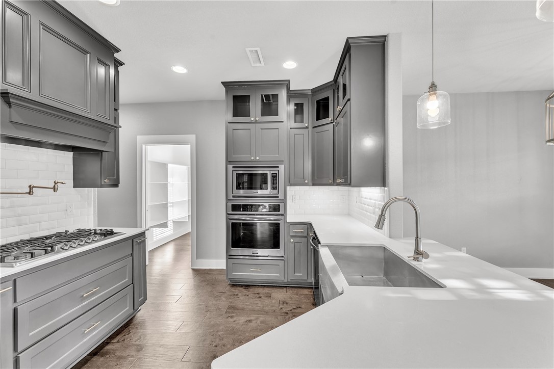 Town Homes At Forest Hills - Residential