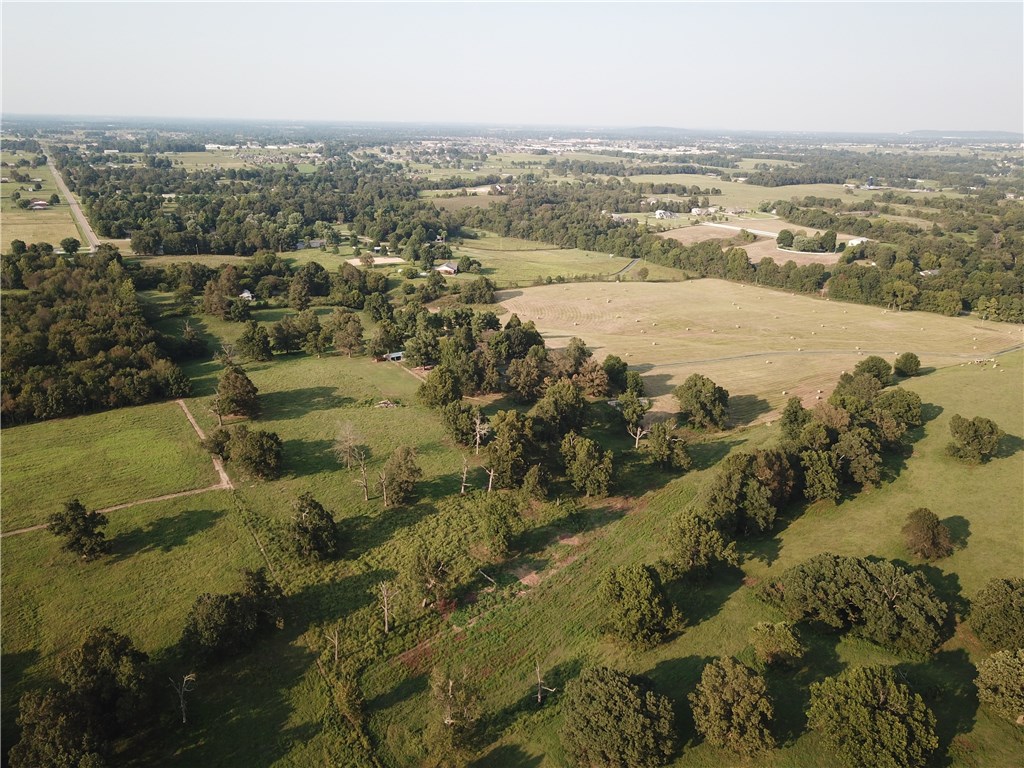 Tontitown Outlots - Land