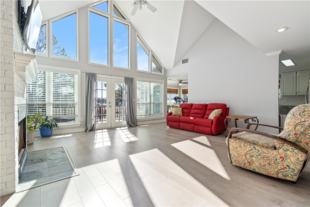 Country Club Acres - Residential