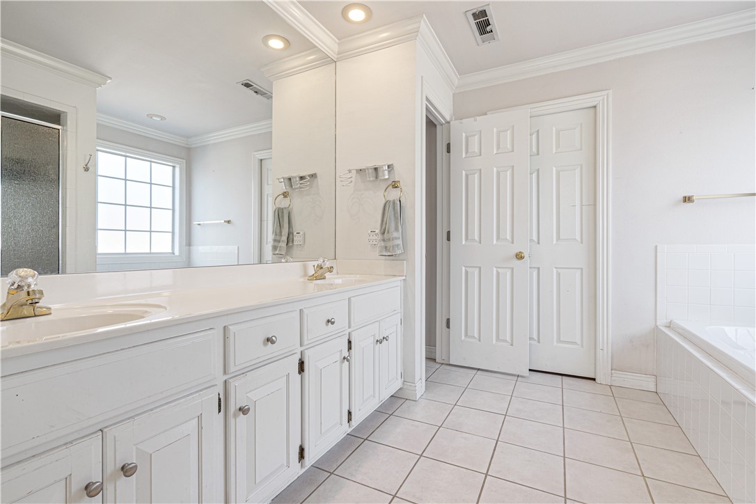 Country Club Acres - Residential