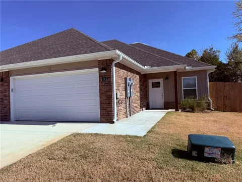 MLS: 1301502