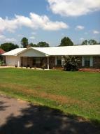 A wonderful move-in ready home that's in your budget! This little gem is cute as a button and will make a great starter home or investment property. Located in West Russellville, this home is minutes from everywhere you want to be. The property sits on 1.3 lots with a fenced in back-yard leaving plenty of room for outdoor fun. Schedule your showing today.