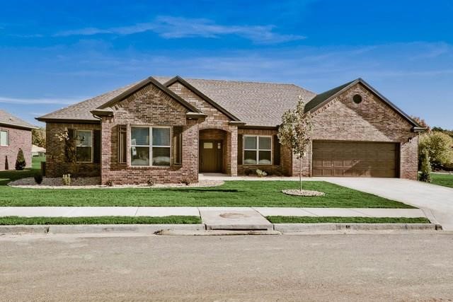 Country Club Villas - Residential