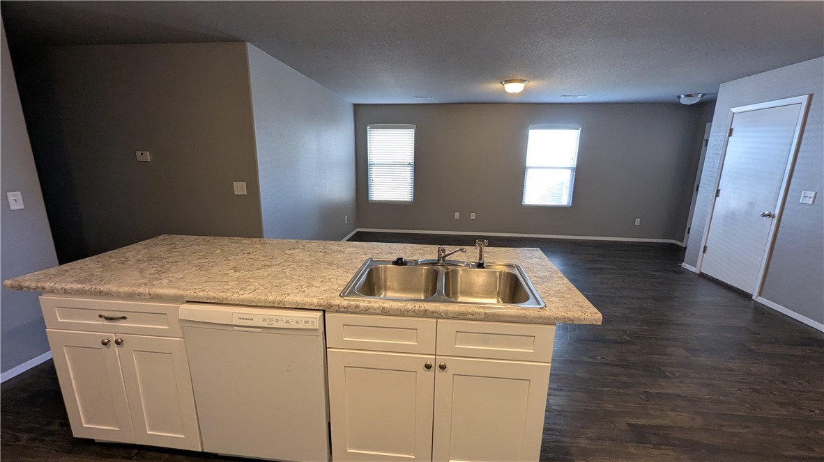 Holland Crossing Duplexes - Residential Lease