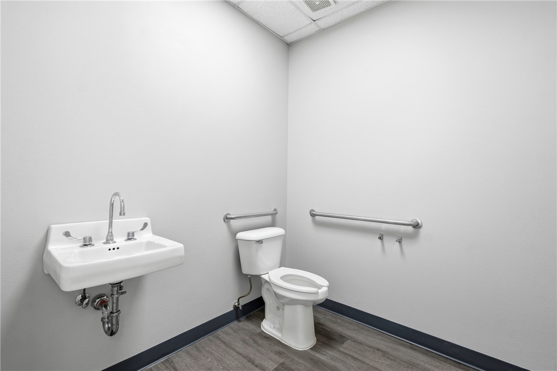 Fayetteville Outlots - Commercial Lease