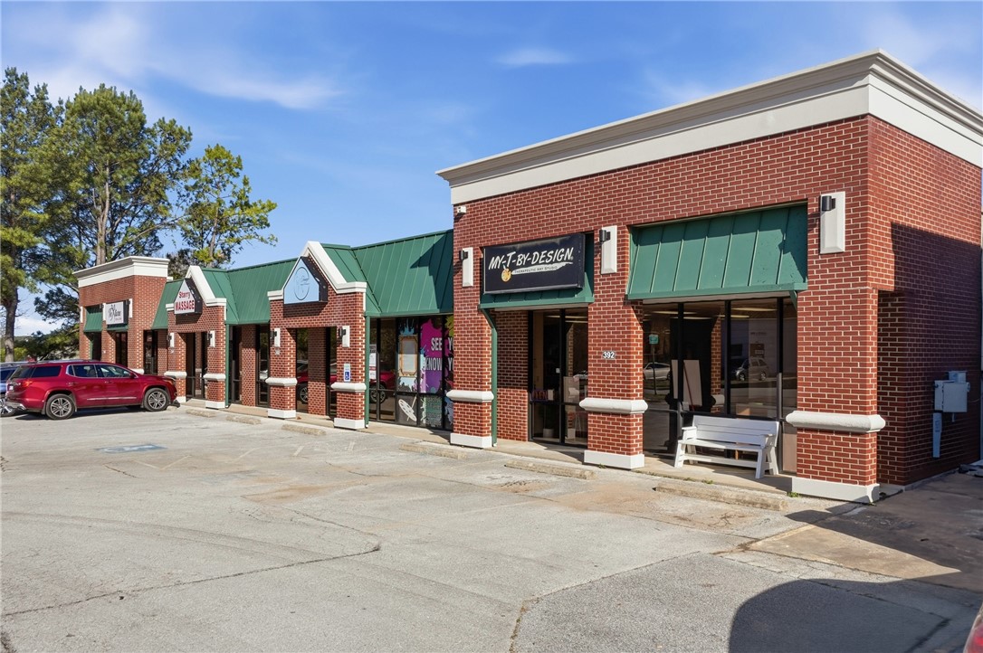 Fayetteville Outlots - Commercial Lease