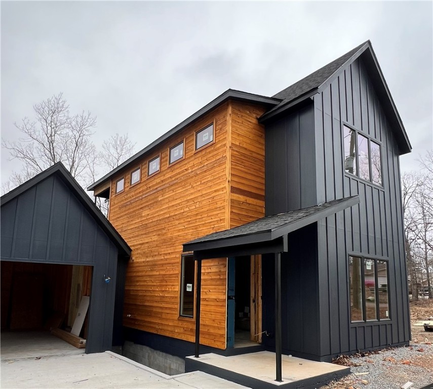 Location! This beauty is located bike trails and Lake Windsor.