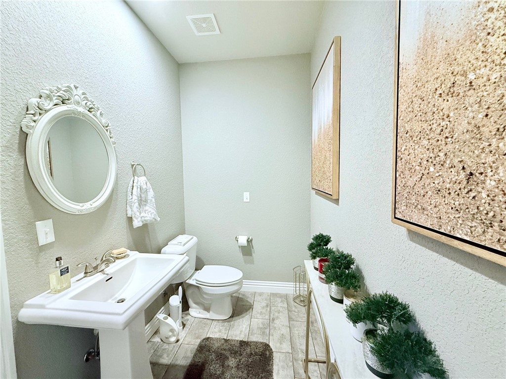 Town Homes At Forest Hills - Residential Lease