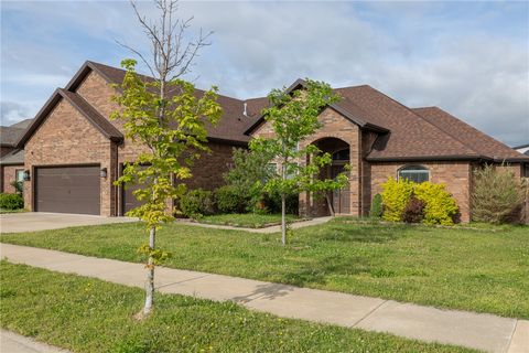 Photo of 433 Snyders Bluff Drive, Fayetteville, AR 72704 (MLS # 1345106)