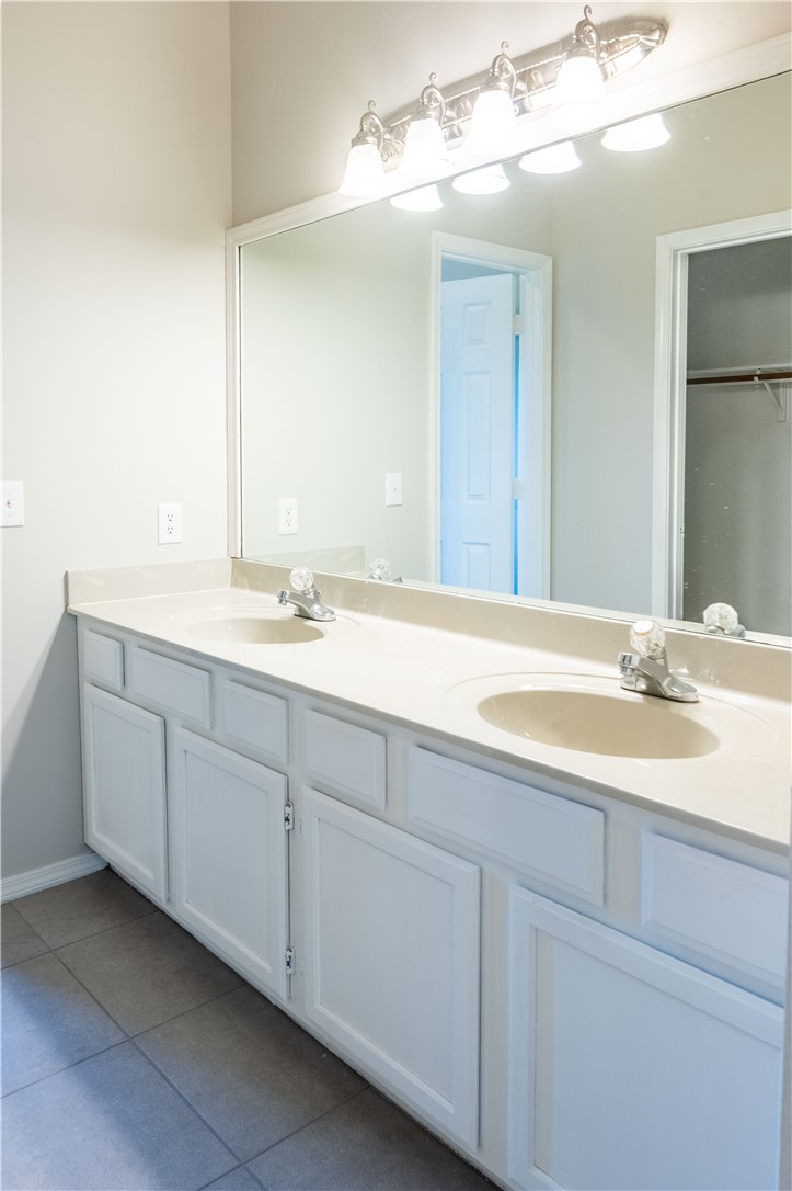 Southfield Sub Ph I - Residential Lease