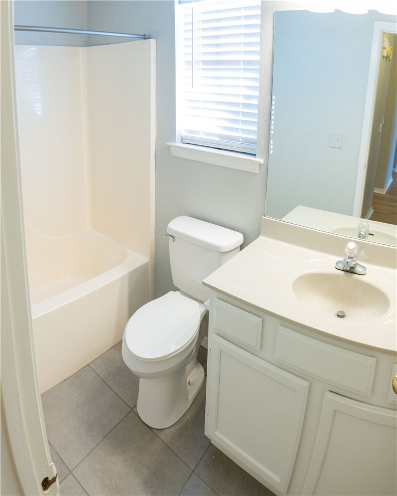 Southfield Sub Ph I - Residential Lease