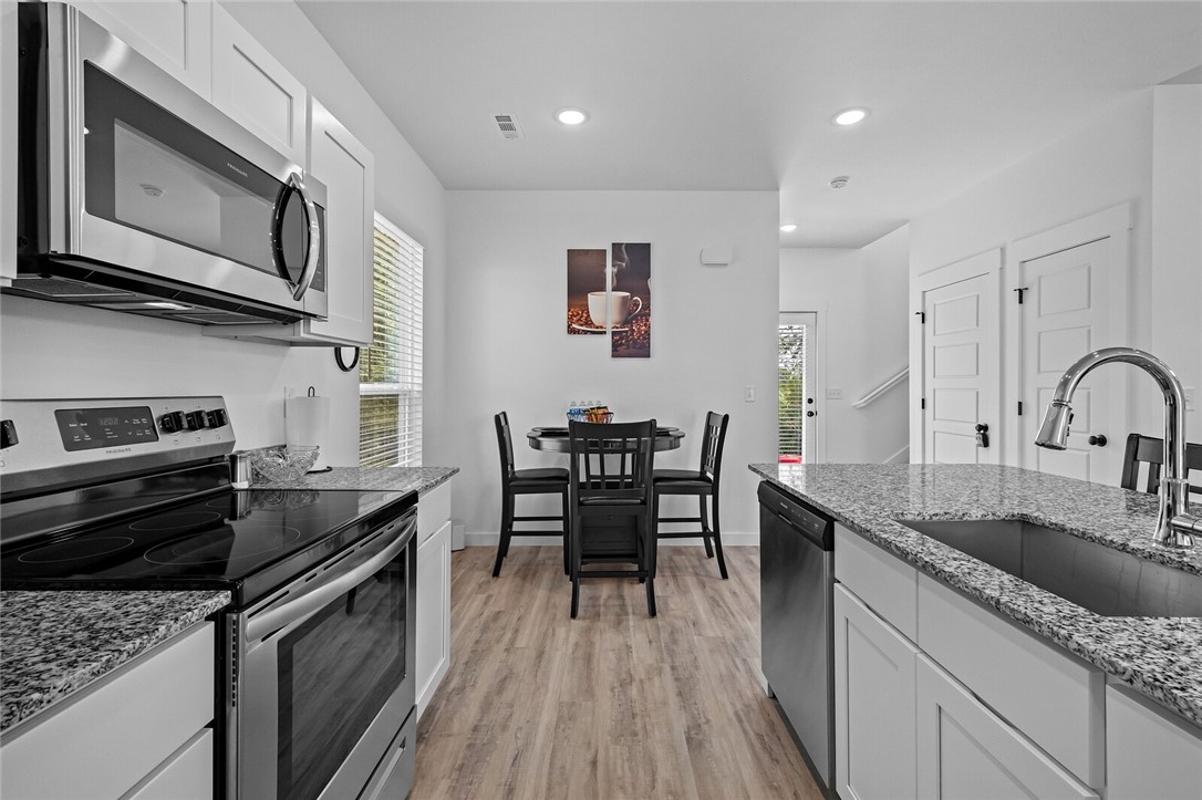 FEATHERSTON VILLAGE PH 1-CENTERTON - Residential Lease