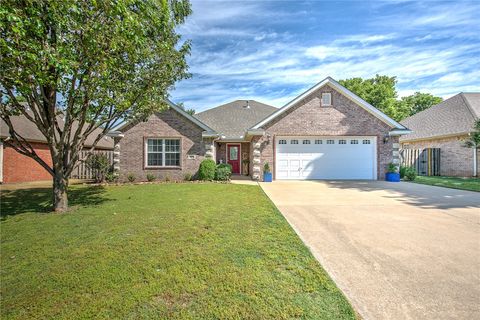 Photo of 3905 Amour Drive, Rogers, AR 72758 (MLS # 1343709)