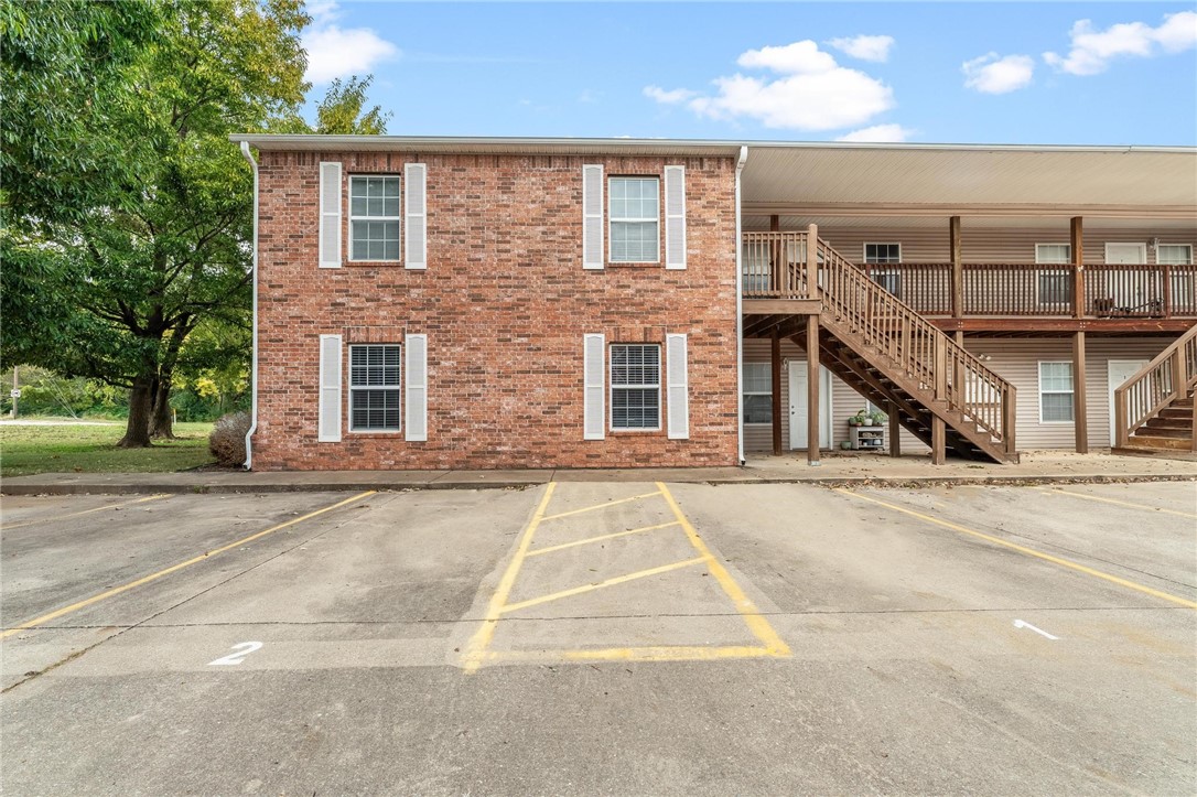 Rock On Razorback Condos Hpr - Residential Lease