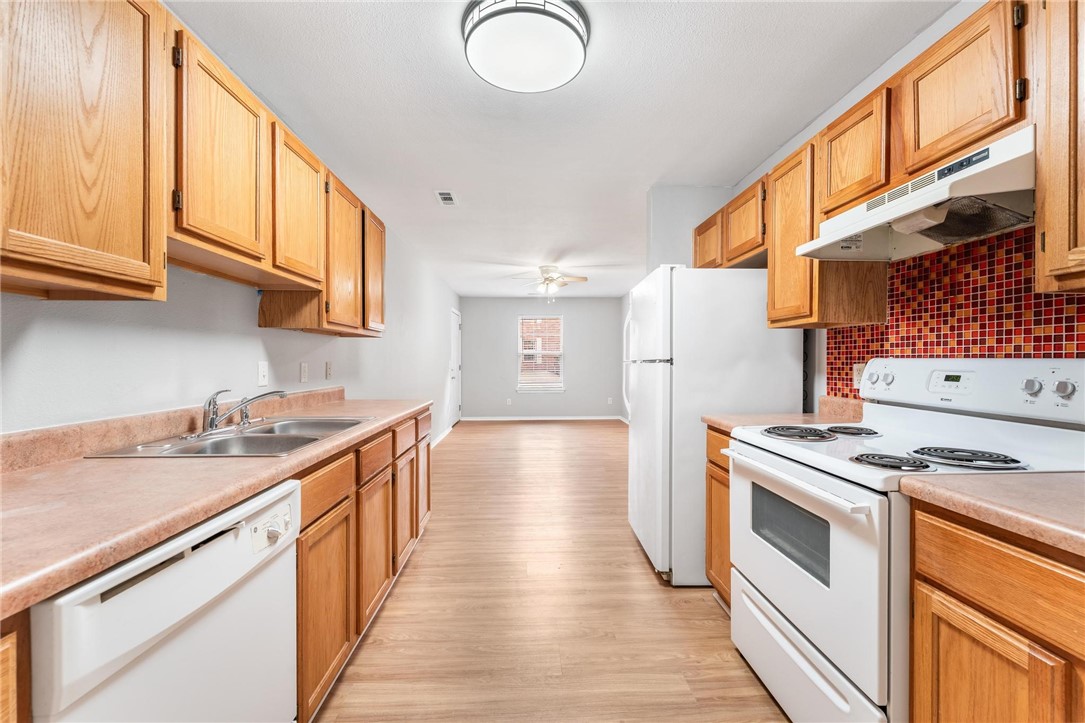 Rock On Razorback Condos Hpr - Residential Lease