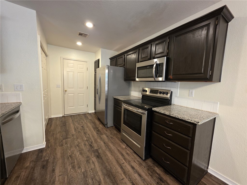 Headley Sub Bvv - Residential Lease