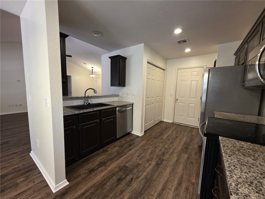 Headley Sub Bvv - Residential Lease