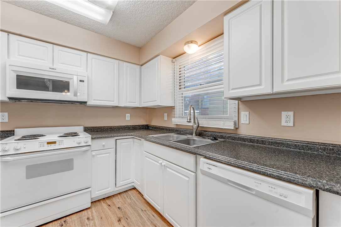 Townhouse Tct 3 A/K/A Drake Court Bvv - Residential