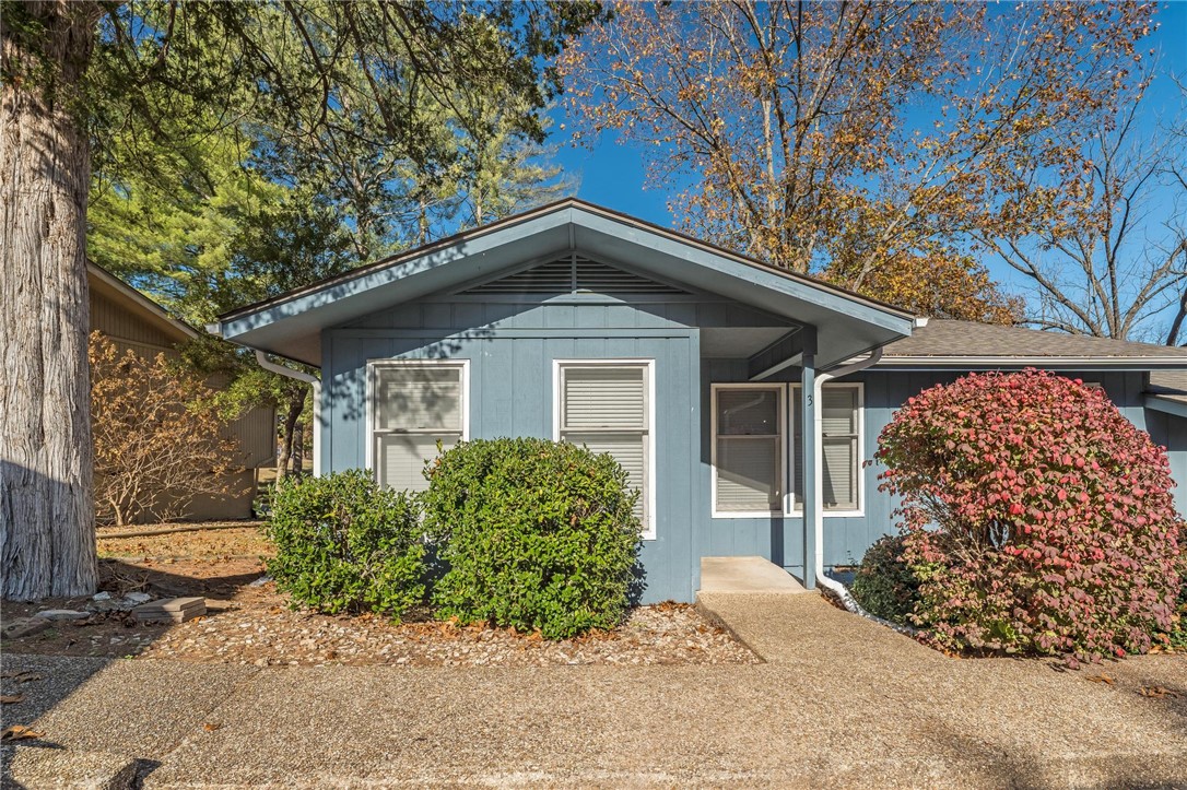 Townhouse Tct 3 A/K/A Drake Court Bvv - Residential