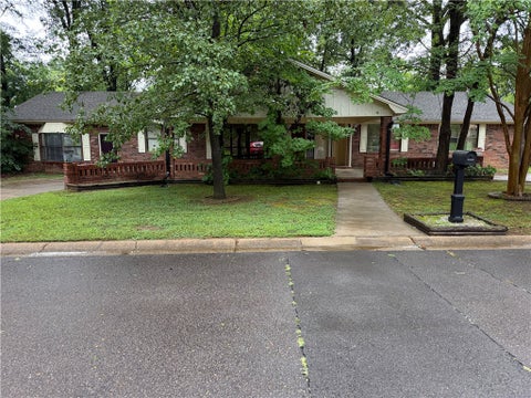Photo of 410 N JOPLIN Place, Russellville, AR 72801 (MLS # 1352955)