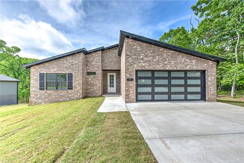 Photo of 15 Orkney Drive, Bella Vista, AR 72715 (MLS # 1344277)