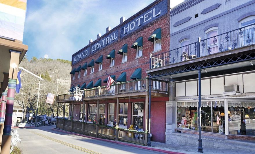 The Grand Hotel is a historic landmark and has been standing for over 100 years. This hotel gives you an overall great experience from the 1880s. With antique furniture and artifacts, everything is unique. The Grand Taverne restaurant is inside of the hotel. This restaurant serves fresh food made from scratch by their personal chef. The reviews on this restaurant are overwhelmingly great! http://eurekagrand.com/