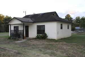 Attention investors. Home was renting for $350/month. Buy now, and start the cash flowing!