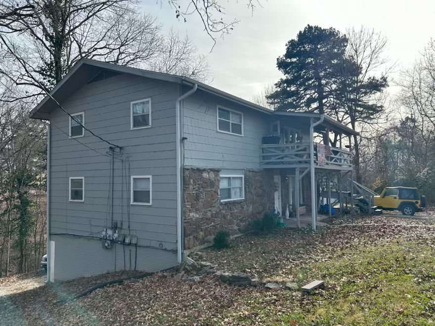 Charming 2-Bedroom, 1-Bath Downstairs Apartment Triplex Lake Side Living!
Discover this recently remodeled gem located in a serene area, just a stone's throw from the lake. This inviting downstairs apartment features: Two Comfortable Bedrooms: Perfectly sized for relaxation and privacy. In-Unit Washer and Dryer.

Quiet Location: Situated in a peaceful neighborhood, ideal for unwinding and enjoying the tranquility. Close to the Lake: Perfect for outdoor enthusiasts and nature lovers looking to enjoy scenic views and recreational activities.

Small Pets are welcome.