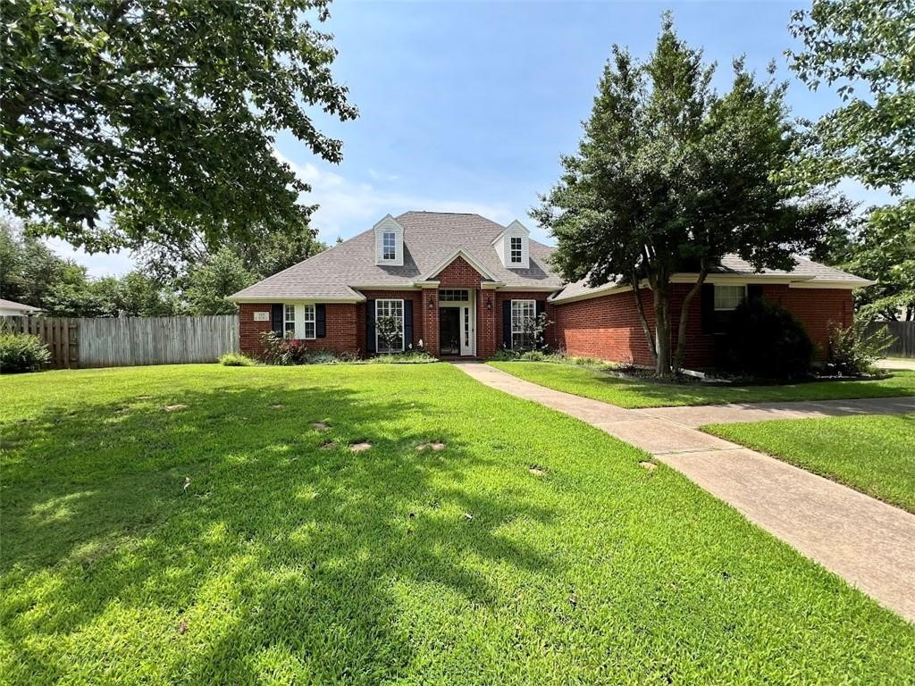 Spacious and well-maintained home in Hunterās Run, Rogers. Single-level living with open kitchen/living/dining area, granite & stainless steel kitchen, vaulted ceilings, gas-log fireplace, and laundry room. Primary suite with whirlpool tub and walk-in closet; Jack & Jill bathroom between secondary bedrooms. Plantation shutters, covered patio, privacy-fenced backyard, attached 2-car garage with additional RV/trailer access. Located on a quiet cul-de-sac near Lisa Academy, Promenade Mall, parks and trails.