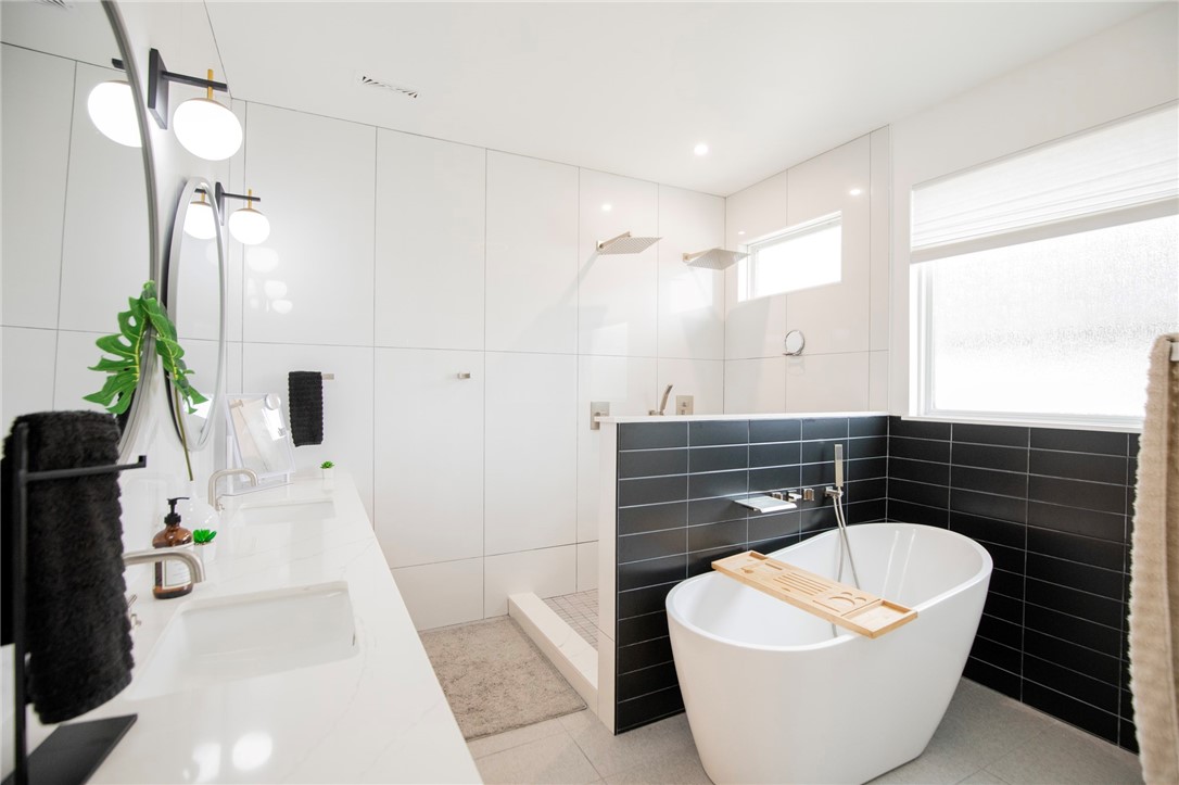 Pinnacle Sub Ph 1, The Rogers - Residential
