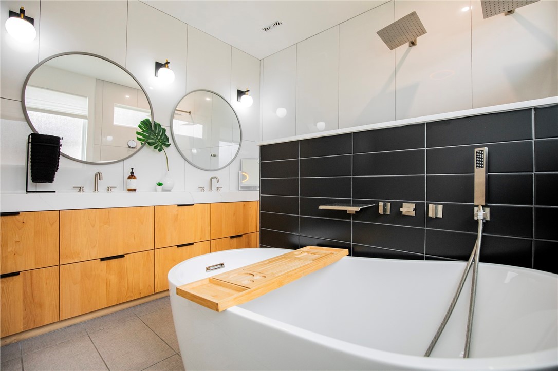 Pinnacle Sub Ph 1, The Rogers - Residential