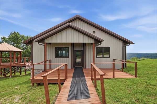 488 MADISON 1556, EUREKA SPRINGS, AR 72632 - Image bfdaa25e2eb34bd0b7708061c2e28fa7/1444546227