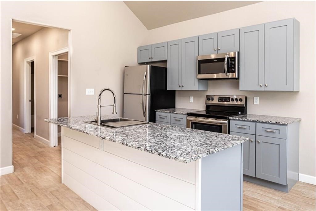 Valley Oaks - Residential Lease