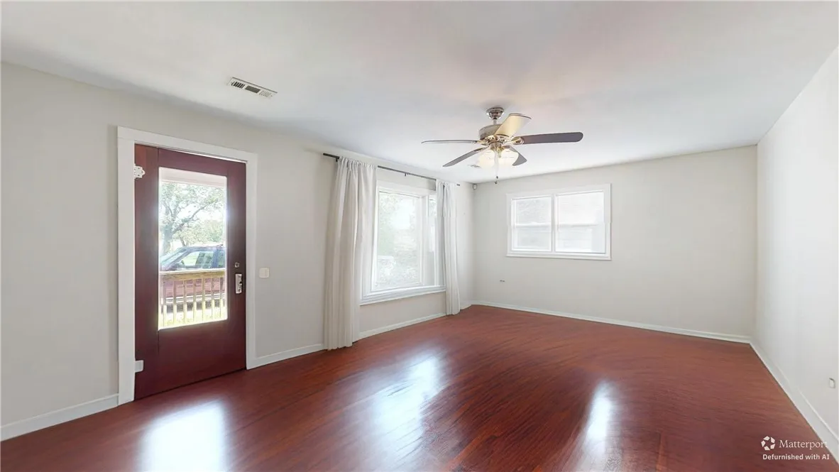 Bentonville, Arkansas 72712, United States, 2 Bedrooms Bedrooms, ,1 BathroomBathrooms,Residential,Active,94824