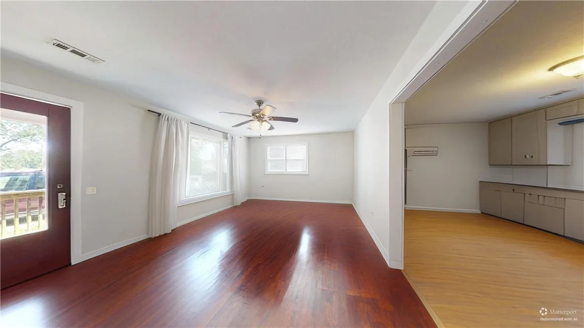 Bentonville, Arkansas 72712, United States, 2 Bedrooms Bedrooms, ,1 BathroomBathrooms,Residential,Active,94824