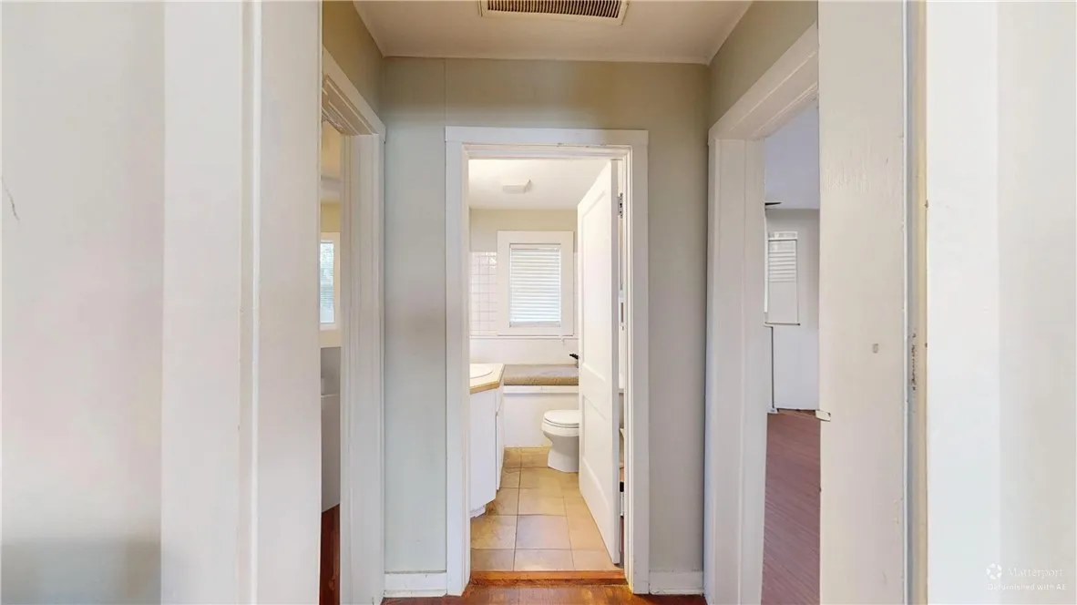 Bentonville, Arkansas 72712, United States, 2 Bedrooms Bedrooms, ,1 BathroomBathrooms,Residential,Active,94824