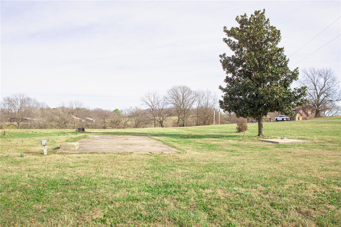 Tontitown Outlots 2000 Annex - Land