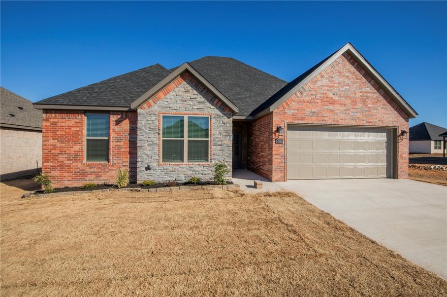 This home is in a prime Bentonville location with an amazing price. Quartz countertops, custom built cabinets, soaker tub & walk-in shower in the master, large closet, split floor plan, hardwood floors, and so much more. Home includes a builders warranty from an established builder in NWA. Fence AND Gutters included in purchase price. Neighborhood pool will be complete by summer of 2026. Subdivision walking trails are up now! Seller is offering $5,000 in closing costs, rate buy downs, or appliance upgrade. Preferred lender is offering up to $3,500 towards rate buy down or closing costs.