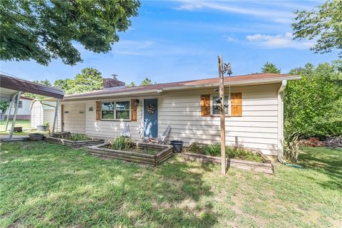 Photo of 19038 Pinecrest Lane, Rogers, AR 72756 (MLS # 1325915)