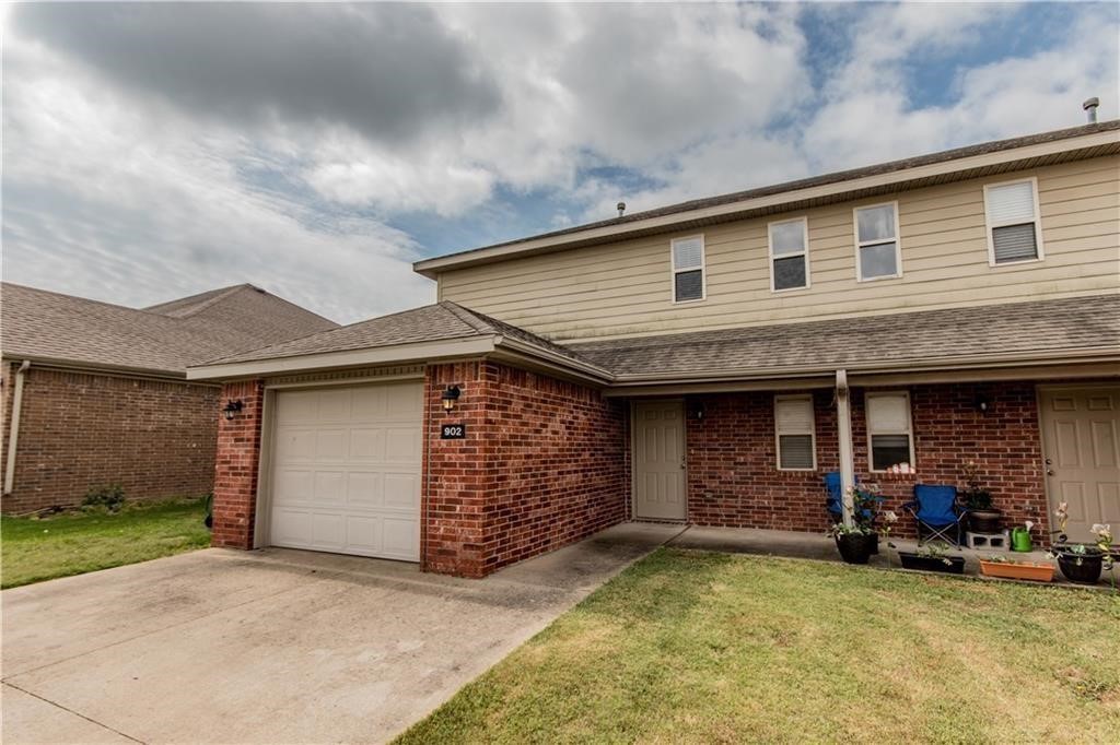 2 level, 3 bedroom 2.5 bath duplex for lease in Centerton! This duplex features an eat-in-kitchen, 1 car garage, all 3 bedrooms, and 2 full baths upstairs, and its ready to move in! Call today to schedule a showing.