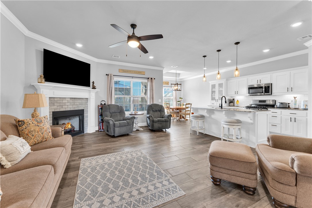 Oak Creek Springdale - Residential