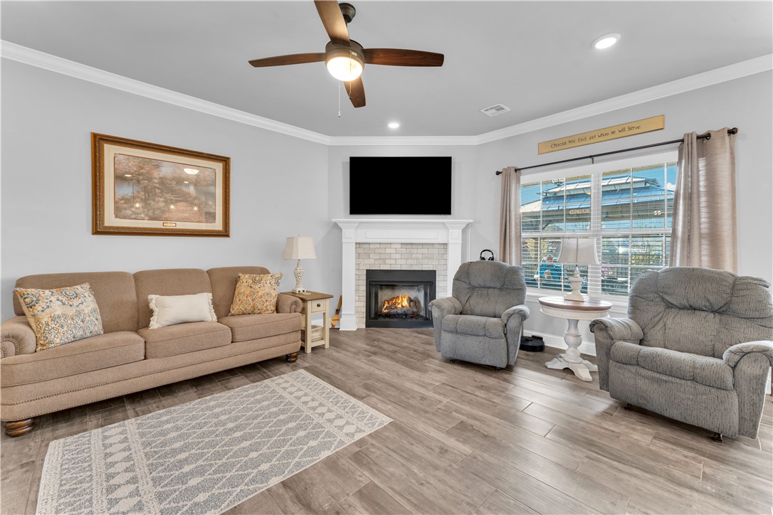 Oak Creek Springdale - Residential