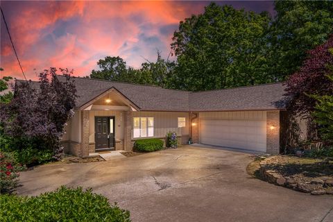 10 Forfar Circle Bella Vista AR 72715