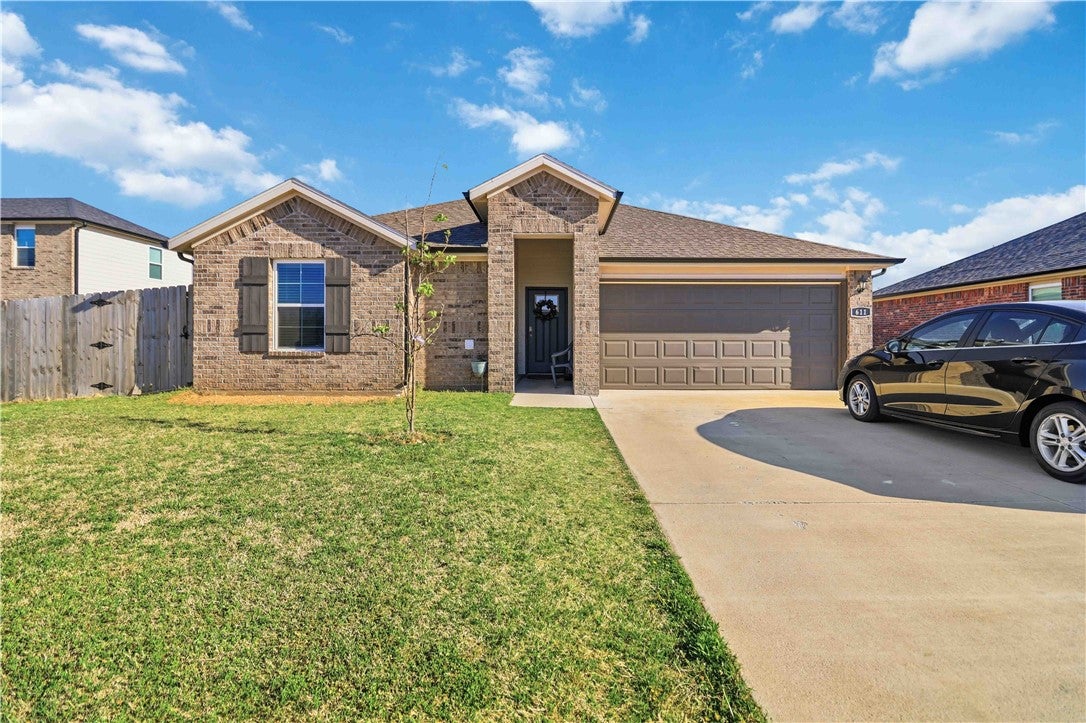 611 W Cattleman Court - Photo 2