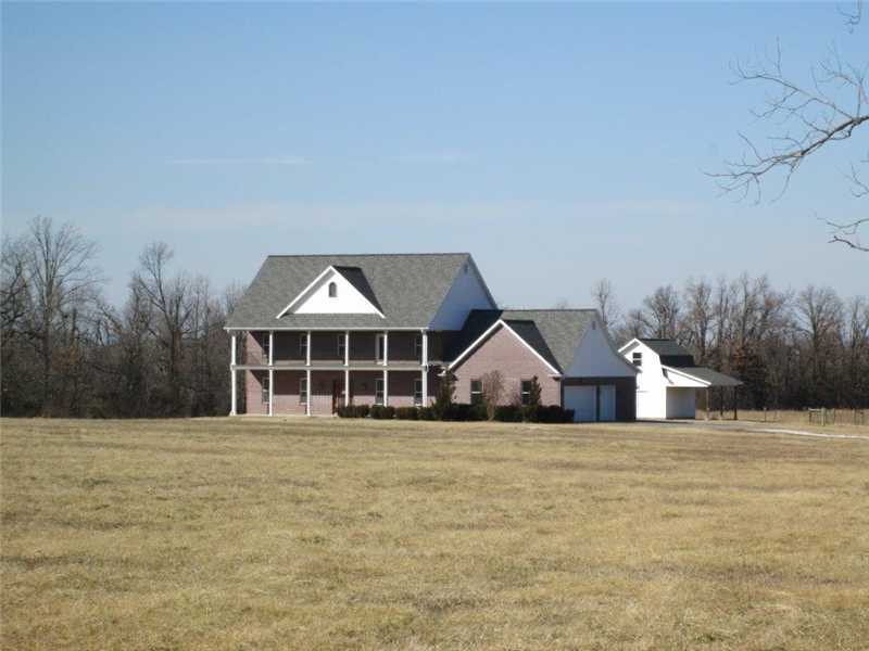 FANNIE MAE HOMEPATH PROPERTY COUNTRY ESTATE ON 19.5 ACRES W/FENCED AREA FOR HORSES. 4 BR 3 1/2 BA LOTS OF SPACE WITH THIS 2 STORY BEAUTY. ELIGIBLE FOR HOMEPATH MTG & HOMEPATH RENOVATION MORTGAGE. BARN COULD BE REMODELED TO GUEST HOUSE.