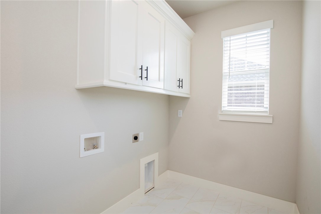 GRAND ESTATES PH 1-GENTRY - Residential Lease