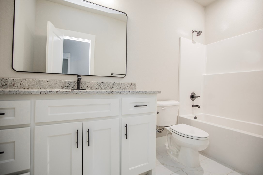 GRAND ESTATES PH 1-GENTRY - Residential Lease